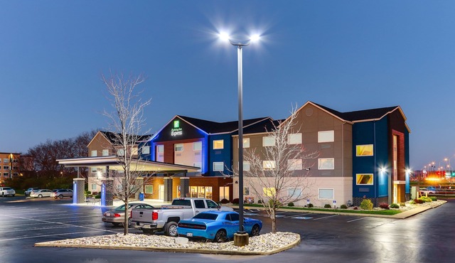 Holiday Inn Express Cincinnati North - Monroe by IHG