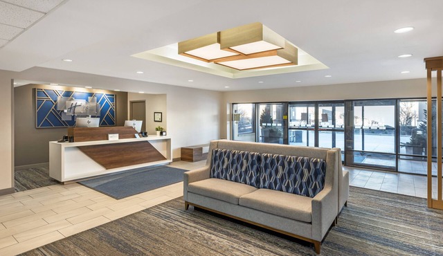 Holiday Inn Express Crestwood by IHG