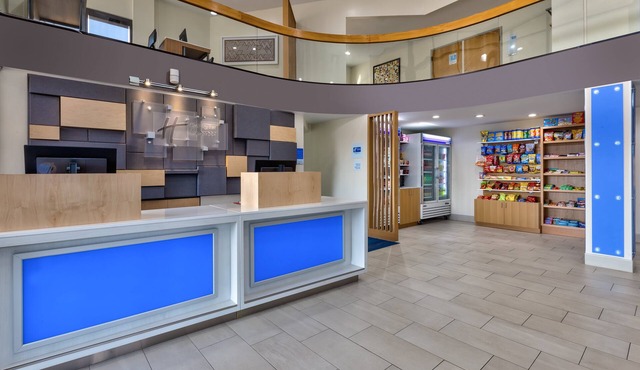Holiday Inn Express Detroit-Warren by IHG
