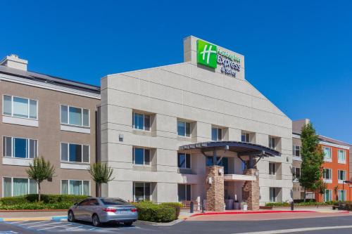 Holiday Inn Express Elk Grove West I-5 by IHG