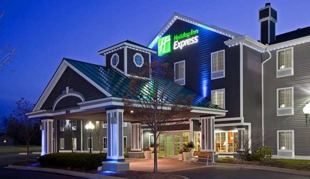 Holiday Inn Express Grand Rapids SW by IHG