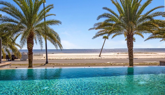 Holiday Inn Express Gulfport Beach by IHG