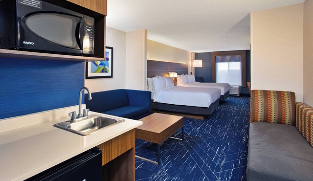 Holiday Inn Express Hotel & Suites Auburn Hills by IHG