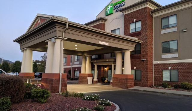 Holiday Inn Express Hotel & Suites Claypool Hill -Richlands Area by IHG