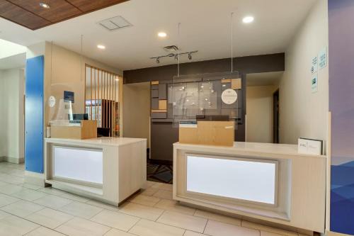 Holiday Inn Express Hotel & Suites Bryan-Montpelier by IHG