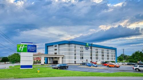 Holiday Inn Express Hotel & Suites Pigeon Forge by IHG