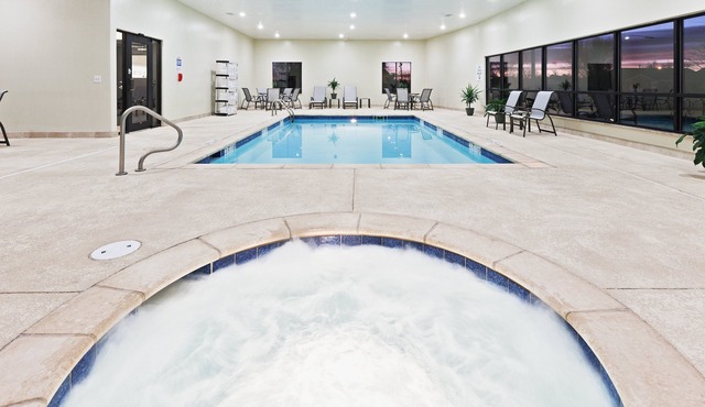 Holiday Inn Express Hotel & Suites Brownfield by IHG