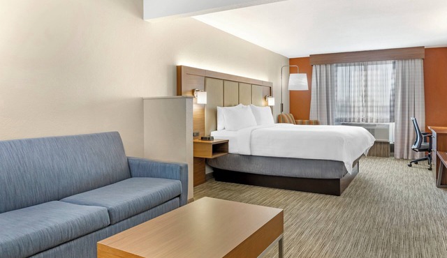 Holiday Inn Express Hotel & Suites Hillview by IHG