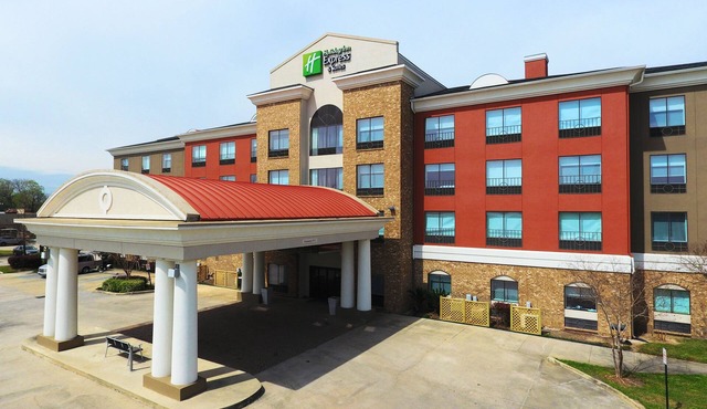 Holiday Inn Express Hotel & Suites, a Baton Rouge-Port Allen by IHG
