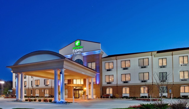 Holiday Inn Express Hotel and Suites St. Charles by IHG