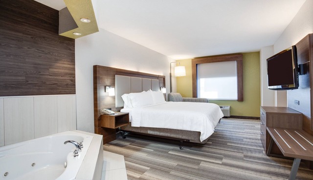 Holiday Inn Express Hotel & Suites Clewiston by IHG