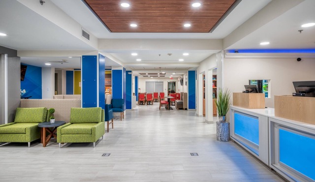 Holiday Inn Express Hotel & Suites Greenville by IHG