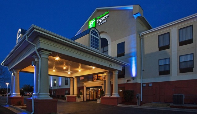 Holiday Inn Express Hotel & Suites Laurinburg by IHG