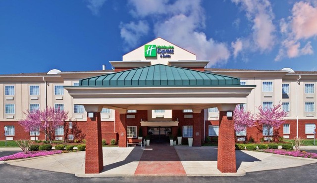 Holiday Inn Express Hotel & Suites Manchester Conference Center by IHG