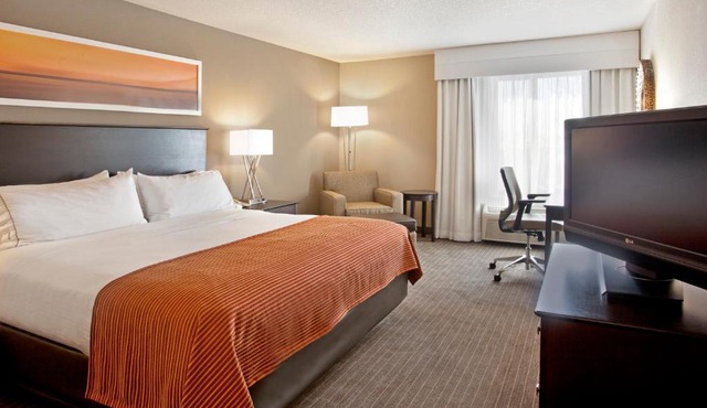 Holiday Inn Express Hotel & Suites Minneapolis - Minnetonka by IHG