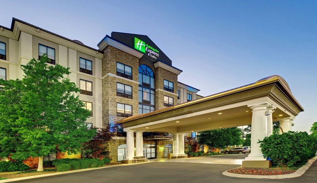 Holiday Inn Express Hotel and Suites Nashville-Opryland by IHG