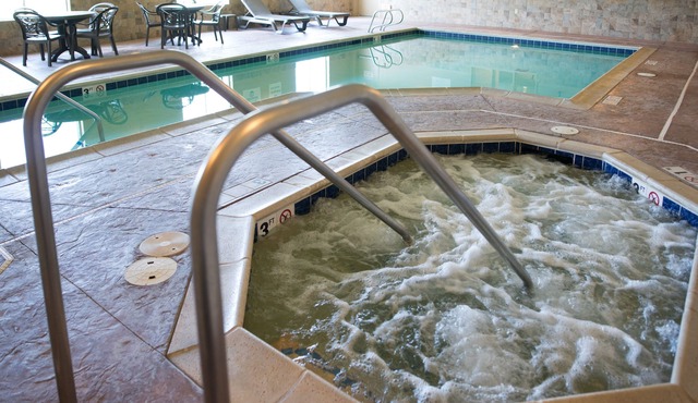 Holiday Inn Express Hotel & Suites Northwood by IHG