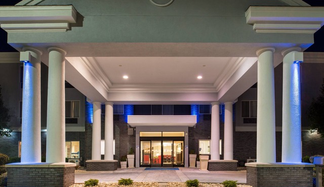 Holiday Inn Express Hotel & Suites Pittsburg by IHG