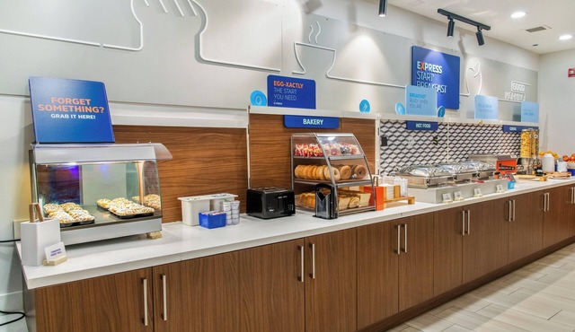 Holiday Inn Express Hotel & Suites Pittsburgh-South Side by IHG