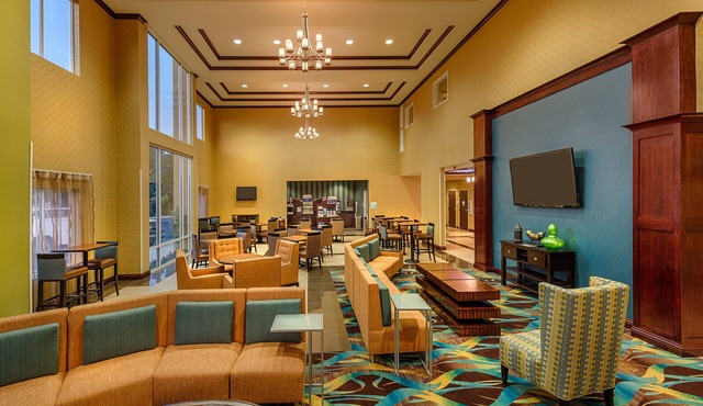 Holiday Inn Express Hotel & Suites Red Bluff-South Redding by IHG