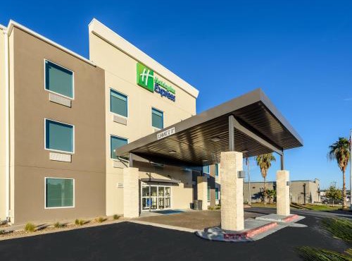 Holiday Inn Express Hotel and Suites Bastrop by IHG