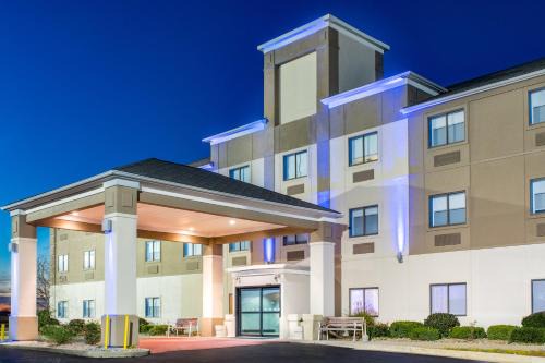 Holiday Inn Express Hotel Howe/Sturgis by IHG