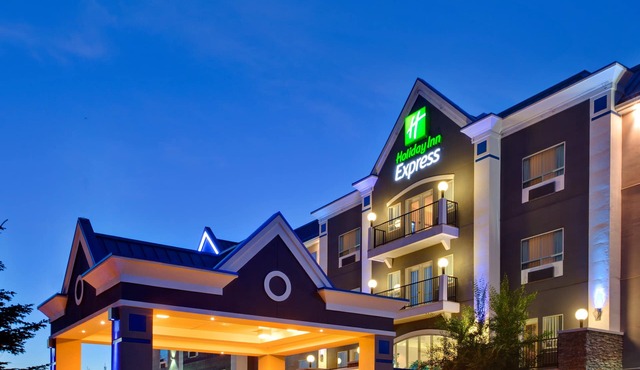 Holiday Inn Express Hotel & Suites Calgary S-Macleod Trail S by IHG