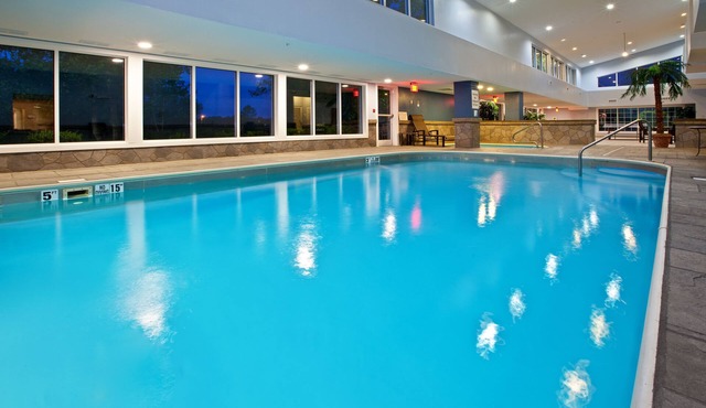 Holiday Inn Express Hotel & Suites Bedford by IHG
