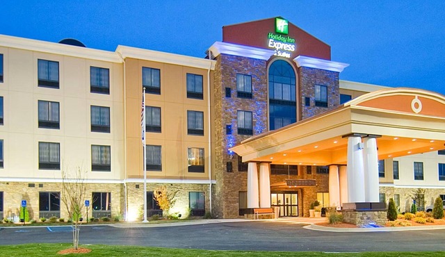 Holiday Inn Express Hotel & Suites Fulton by IHG