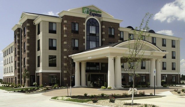 Holiday Inn Express Hotel & Suites Marion Northeast by IHG