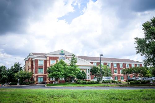 Holiday Inn Express Hotel & Suites Memphis/Germantown by IHG