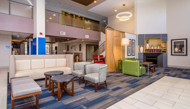 Holiday Inn Express Hotel & Suites Phoenix-Airport by IHG