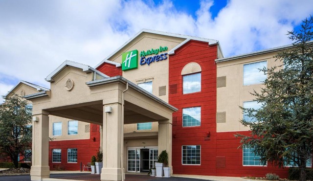 Holiday Inn Express Hotel & Suites Reading by IHG
