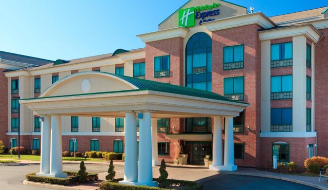 Holiday Inn Express Hotel & Suites Warwick-Providence Airport by IHG