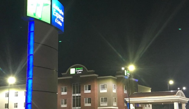 Holiday Inn Express Hotel & Suites Canton by IHG