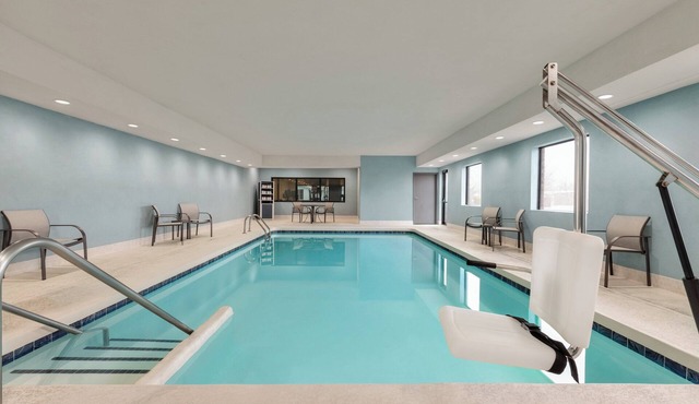 Holiday Inn Express Hotel & Suites Edmond by IHG