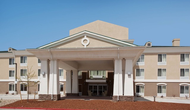 Holiday Inn Express Hotel & Suites LAMAR by IHG