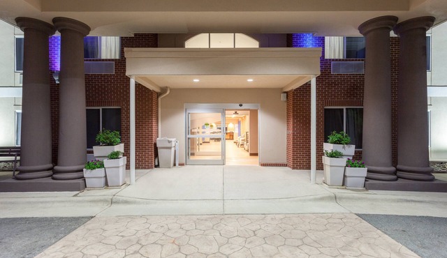Holiday Inn Express Hotel & Suites Mebane by IHG