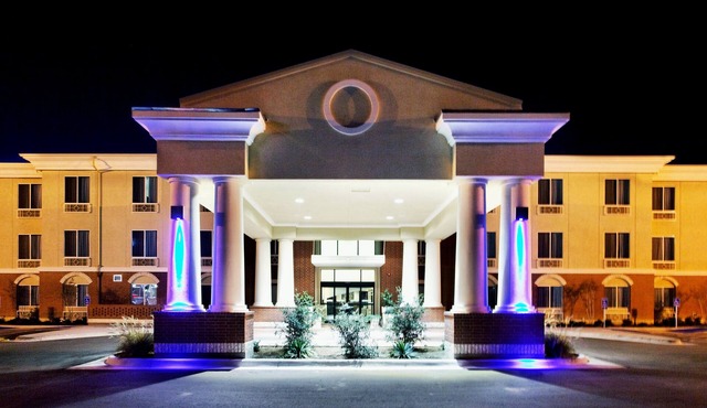 Holiday Inn Express Hotel & Suites Ozona by IHG