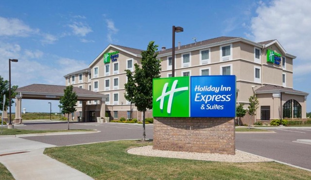 Holiday Inn Express Hotel & Suites Rogers by IHG
