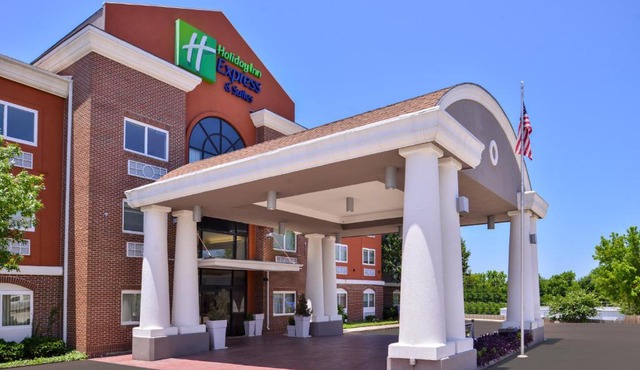 Holiday Inn Express Hotel & Suites Elgin by IHG