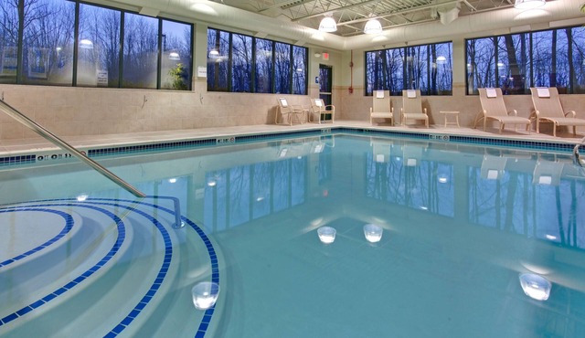 Holiday Inn Express Hotel & Suites Detroit-Novi by IHG