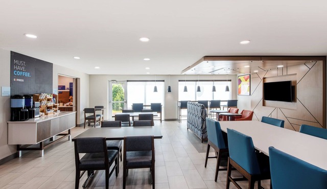 Holiday Inn Express Hotel & Suites Wilson - Hayes Place by IHG
