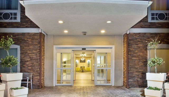 Holiday Inn Express Hotel & Suites Alvarado by IHG