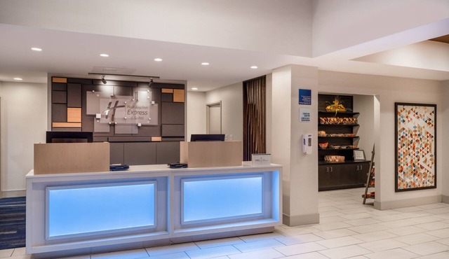 Holiday Inn Express Hotel & Suites BEAUMONT NW by IHG