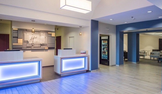 Holiday Inn Express Hotel & Suites Burlington by IHG