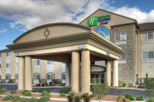 Holiday Inn Express Hotel & Suites Carlsbad by IHG