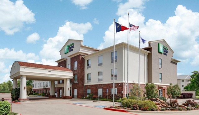 Holiday Inn Express Hotel & Suites Cleburne by IHG