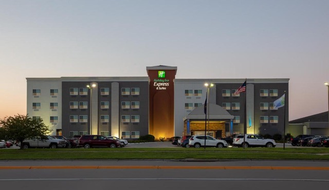Holiday Inn Express Hotel & Suites Columbus by IHG