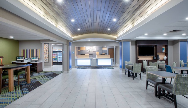 Holiday Inn Express Hotel & Suites Columbus by IHG